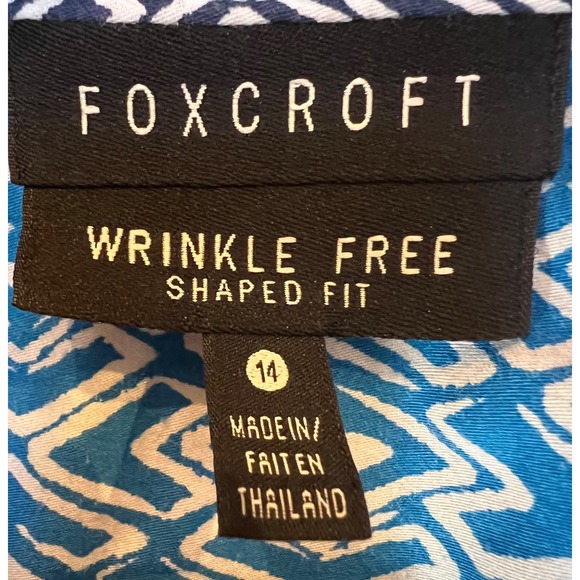 Foxcroft Womens Shirt Top Size 14 Blue Geo Print Wrinkle Free Shaped Fit Button - Picture 5 of 6